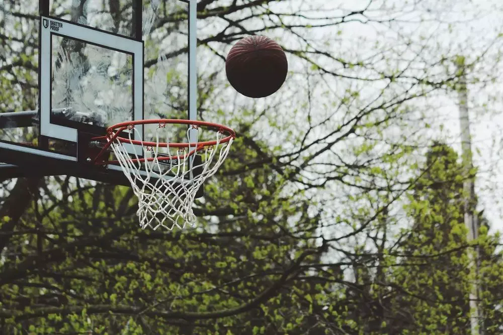 青少年篮球爱好者综合训练方案_2